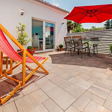 فيلا Little House - Just Few Steps From The City Center روفينج المظهر الخارجي الصورة