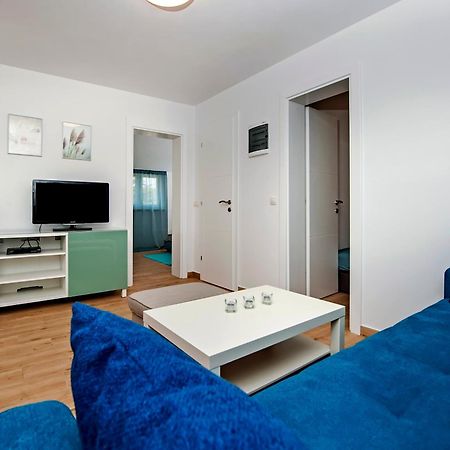 فيلا Little House - Just Few Steps From The City Center روفينج المظهر الخارجي الصورة