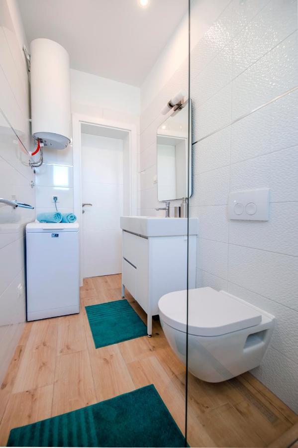 فيلا Little House - Just Few Steps From The City Center روفينج المظهر الخارجي الصورة